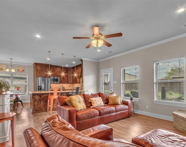 129 Oak Springs Loop - Photo Thumbnail 10