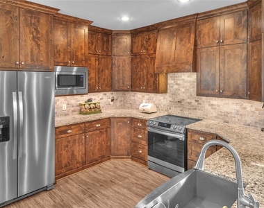 129 Oak Springs Loop - Photo Thumbnail 18