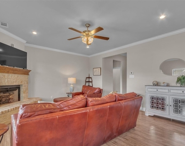 129 Oak Springs Loop - Photo Thumbnail 11