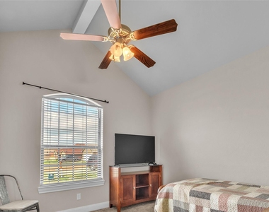 129 Oak Springs Loop - Photo Thumbnail 25