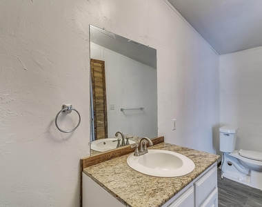 1802 Whispering Oaks Street - Photo Thumbnail 9