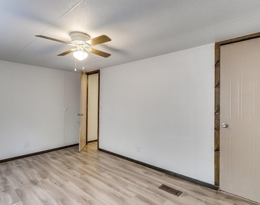 1802 Whispering Oaks Street - Photo Thumbnail 2