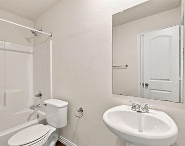 413 E Hull Street - Photo Thumbnail 20