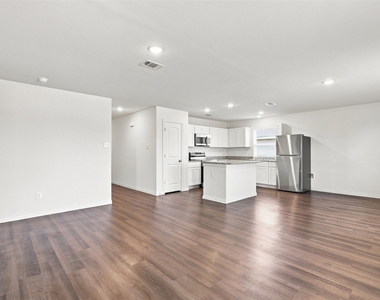 413 E Hull Street - Photo Thumbnail 1