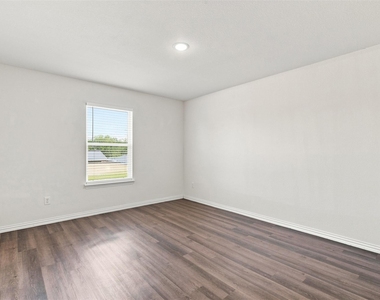 413 E Hull Street - Photo Thumbnail 14
