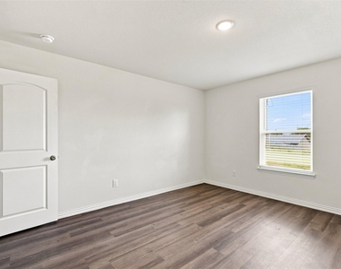 413 E Hull Street - Photo Thumbnail 17