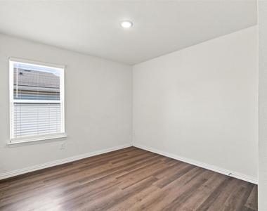 413 E Hull Street - Photo Thumbnail 12