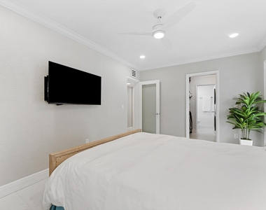 990 Casuarina Road - Photo Thumbnail 12