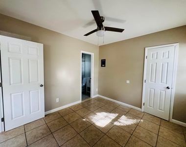 602 Texas Court - Photo Thumbnail 5