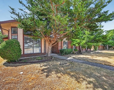 4052 Saint Christopher Lane - Photo Thumbnail 2
