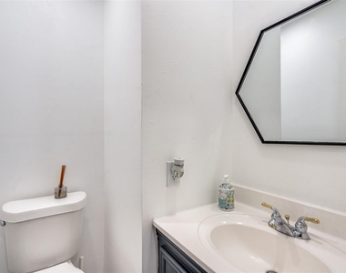 15642 Overmead Circle - Photo Thumbnail 14