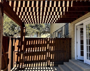 3616 Parkridge Drive - Photo Thumbnail 7