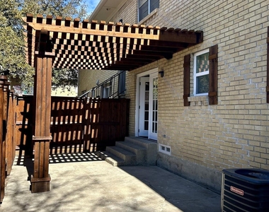3616 Parkridge Drive - Photo Thumbnail 8