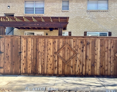 3616 Parkridge Drive - Photo Thumbnail 9