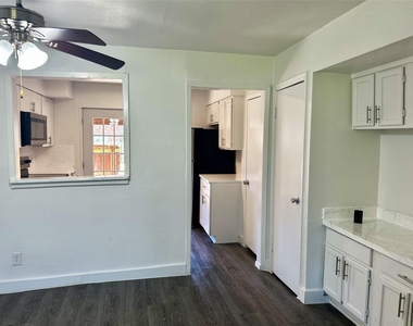 3616 Parkridge Drive - Photo Thumbnail 5