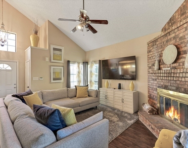 4018 Smartt Street - Photo Thumbnail 6