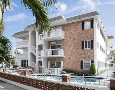 424 N Riverside Drive - Photo Thumbnail 10