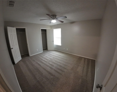 1607 Sun Valley Drive - Photo Thumbnail 5