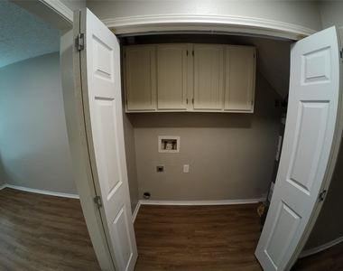 1607 Sun Valley Drive - Photo Thumbnail 2