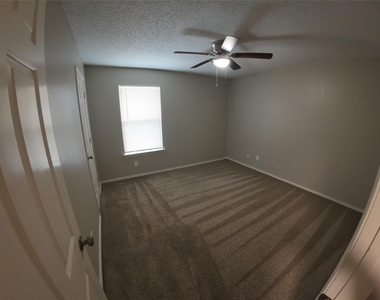 1607 Sun Valley Drive - Photo Thumbnail 6