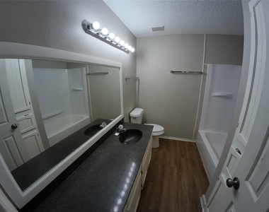 1607 Sun Valley Drive - Photo Thumbnail 7