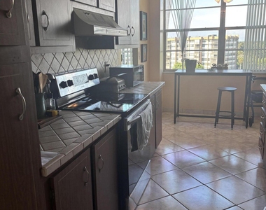 1300 Saint Charles Place - Photo Thumbnail 13