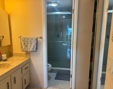 1300 Saint Charles Place - Photo Thumbnail 14