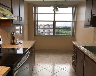 1300 Saint Charles Place - Photo Thumbnail 5