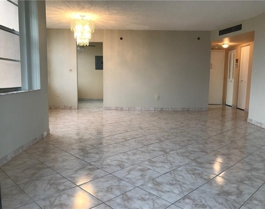 1300 Saint Charles Place - Photo Thumbnail 4