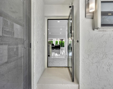 21578 Altamira Avenue - Photo Thumbnail 5