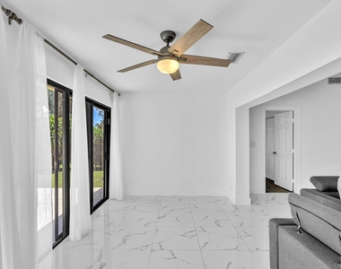 21578 Altamira Avenue - Photo Thumbnail 23