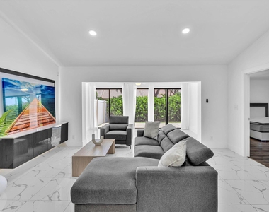 21578 Altamira Avenue - Photo Thumbnail 20