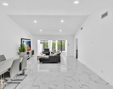21578 Altamira Avenue - Photo Thumbnail 16