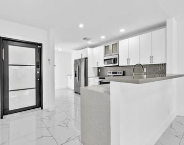 21578 Altamira Avenue - Photo Thumbnail 9