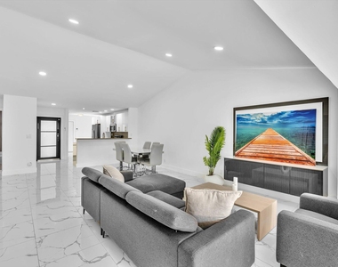 21578 Altamira Avenue - Photo Thumbnail 24