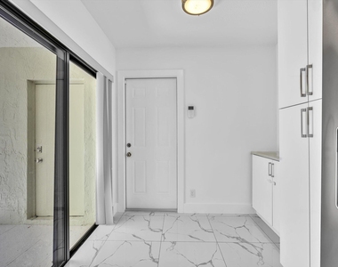 21578 Altamira Avenue - Photo Thumbnail 12
