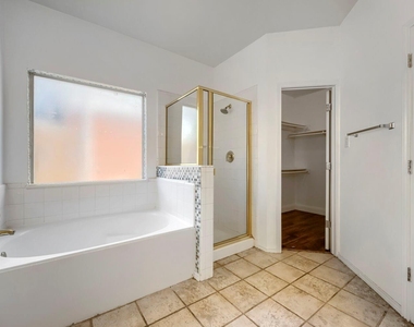7018 Echo Lake Court - Photo Thumbnail 15