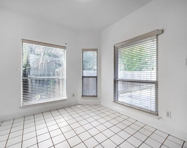 7018 Echo Lake Court - Photo Thumbnail 10