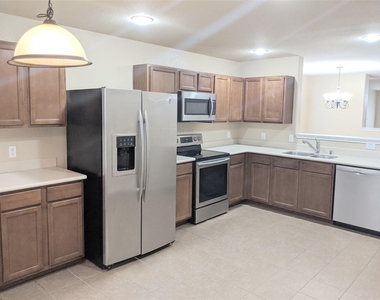 517 Azalea Drive - Photo Thumbnail 7