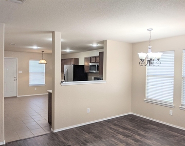 517 Azalea Drive - Photo Thumbnail 5