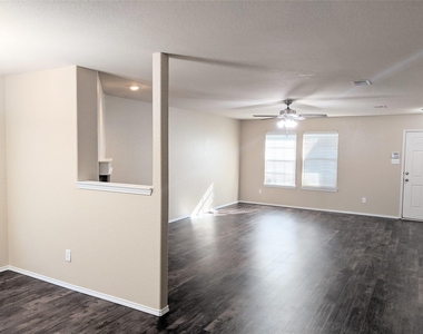 517 Azalea Drive - Photo Thumbnail 4