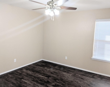 517 Azalea Drive - Photo Thumbnail 15