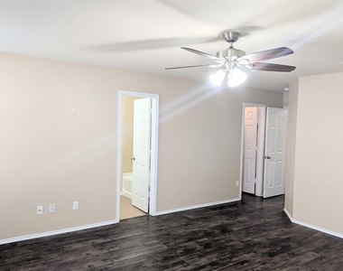 517 Azalea Drive - Photo Thumbnail 11