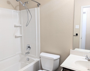 517 Azalea Drive - Photo Thumbnail 16