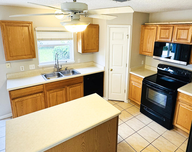 523 Stonewall Avenue - Photo Thumbnail 42