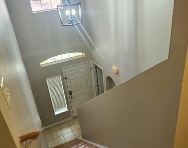 523 Stonewall Avenue - Photo Thumbnail 16