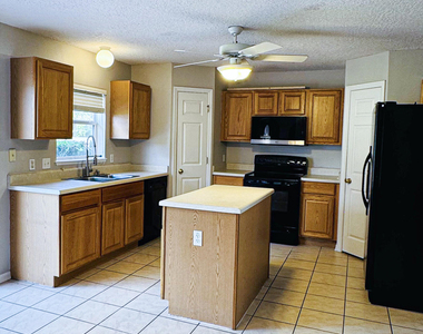 523 Stonewall Avenue - Photo Thumbnail 47