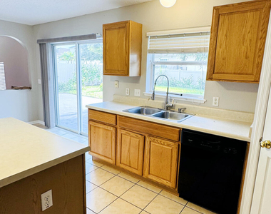 523 Stonewall Avenue - Photo Thumbnail 31