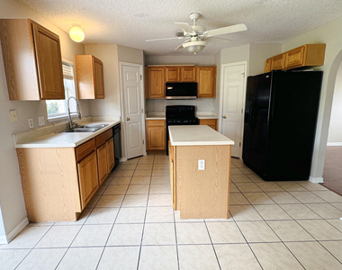 523 Stonewall Avenue - Photo Thumbnail 56