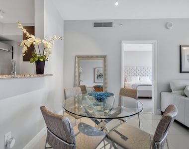 550 Okeechobee Boulevard - Photo Thumbnail 6